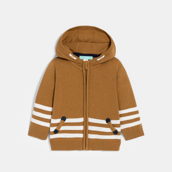 سترة تريكو محبوكة بغطاء رأس باللون البني للأولاد الصغار